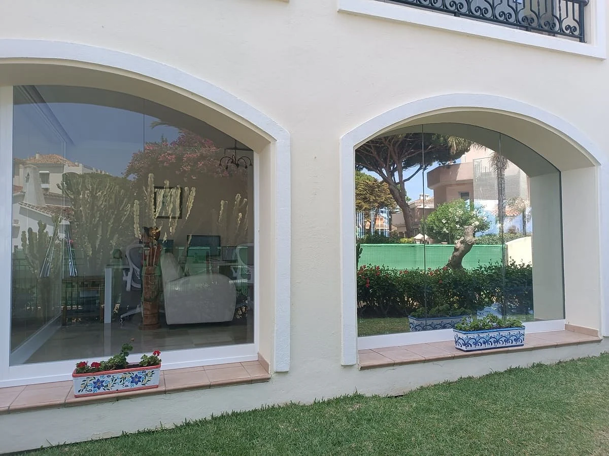 One-way view privacy window film on arched villa windows